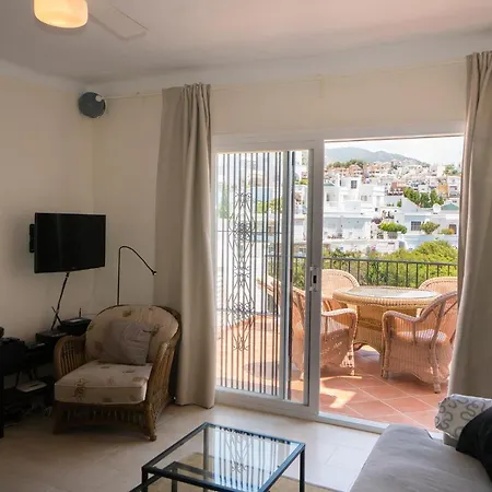 Urb. La Hacienda, 16