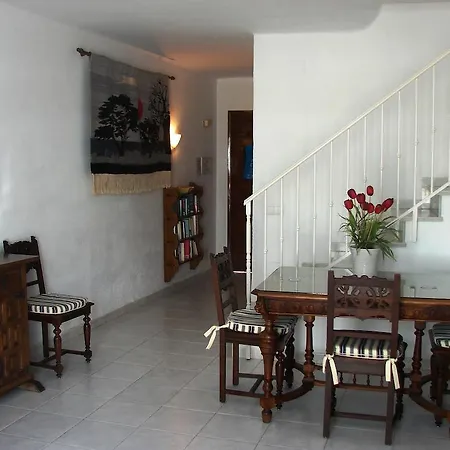 Apartamento Urb. La Hacienda, 16 *