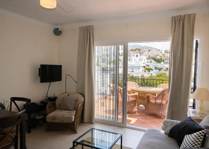 Urb. La Hacienda, 16