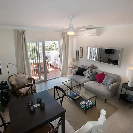 Urb. La Hacienda, 16