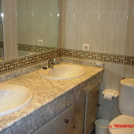 Urb. La Hacienda, 16 * Nerja