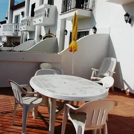 Urb. La Hacienda, 16