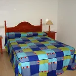 Apartamento Urb. La Hacienda, 16 *