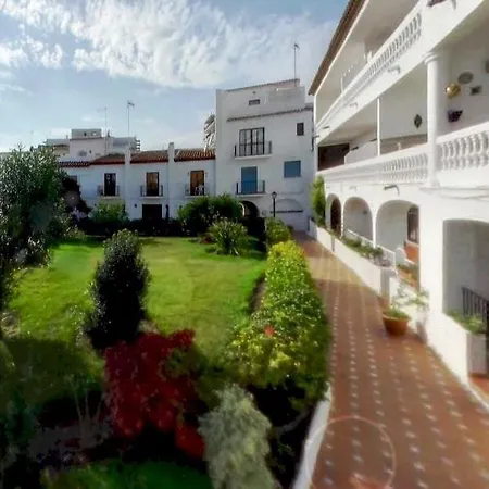 Urb. La Hacienda, 16